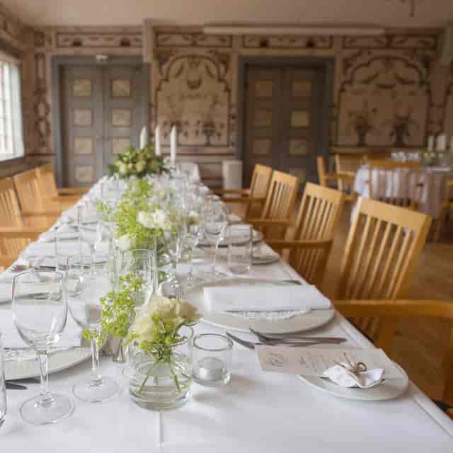 Historic banquet hall, elegant floral, corporate dinner, wedding reception