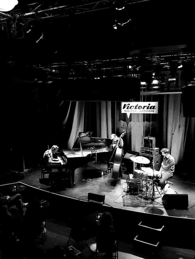 Jazz trio performance, intimate venue, live music
