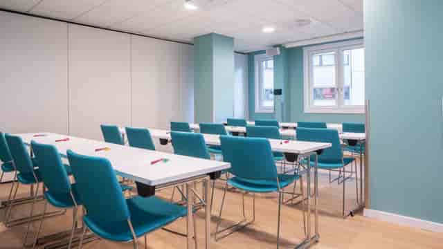 Thon Hotel Slottsparken meeting room: training, workshop, teal accents