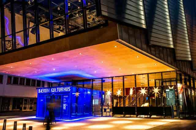 Bærum Kulturhus modern exterior, evening event lighting