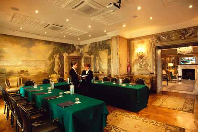 Corona event, classic room, hotel meeting