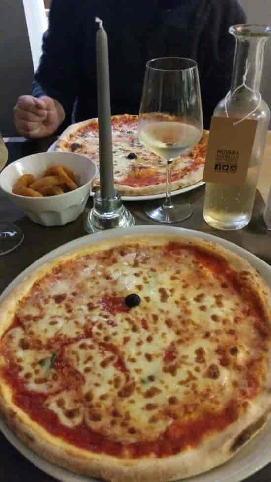 Naples pizza restaurant event, casual dining, team building