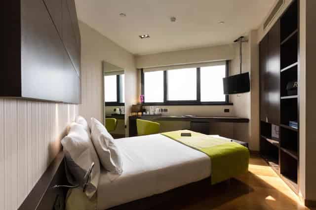 Charles De Gaulle Room
