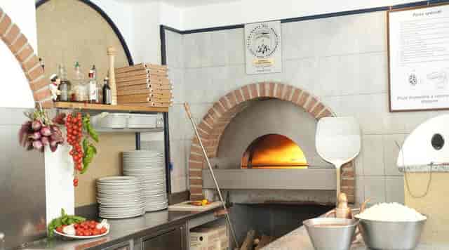 Sempione Hotel rustic pizza oven event cooking class