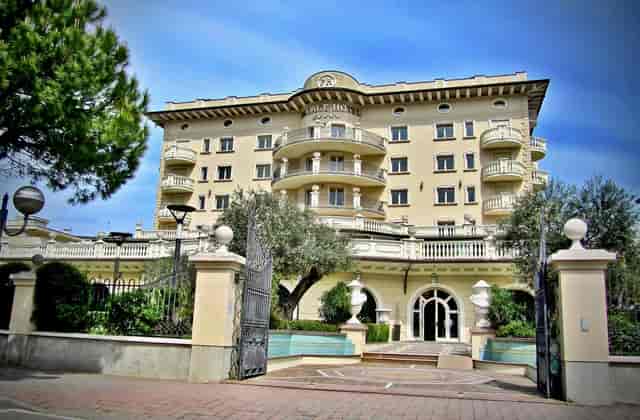 Palace Hotel Leonardo Meeting Room, classic facade, elegant events, conference