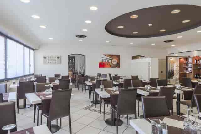 Hotel Montebello event space, natural light, corporate meeting, wedding venue