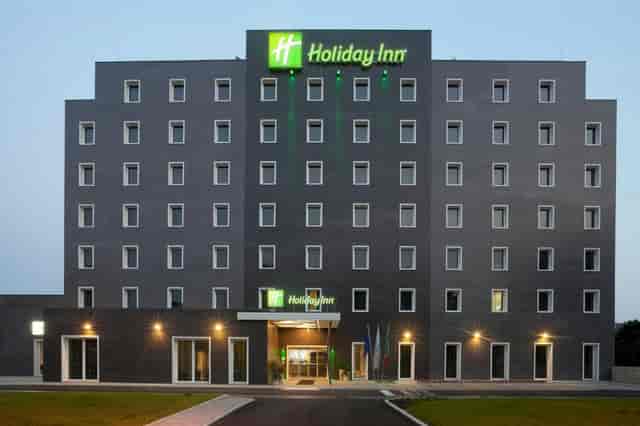 Holiday Inn Milan Nord Zara conference space