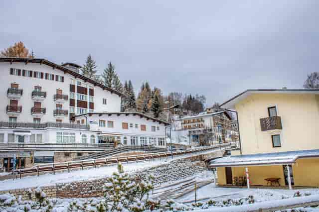 Mountain resort lodge winter corporate retreat venue