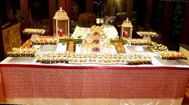 Villa Melograni banquet buffet, elegant catering event
