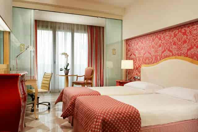 Milan hotel room, expo suite, event accommodation