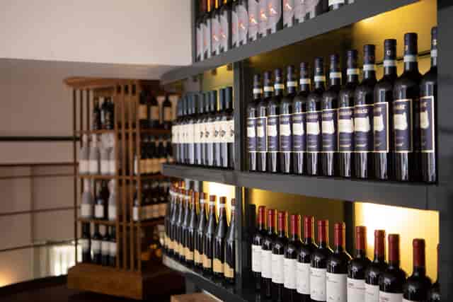 Giglio Rosso wine cellar, event tasting
