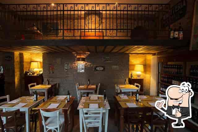 Dehor Casa Tua: Rustic Italian restaurant, corporate events, wine tasting