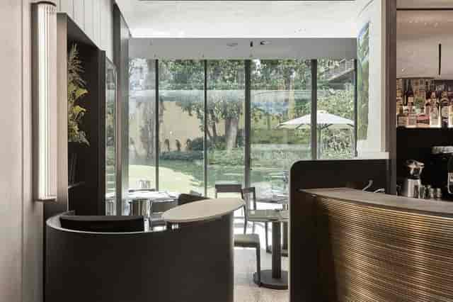 Modern Ristorante Andrea Aprea reception, garden view, corporate event