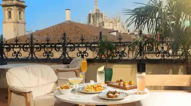 Isola Ristorante rooftop event, city view, VIP reception
