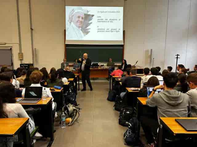 UCSC lecture hall, projector, seminar, conference