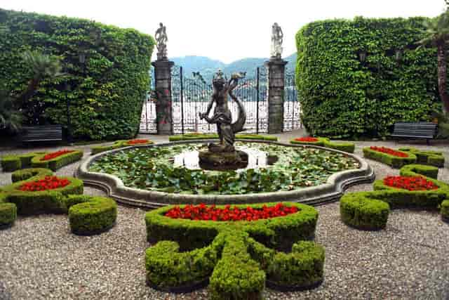 Villa Carlotta olive grove event venue fountain