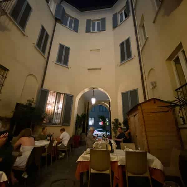 Wine bar