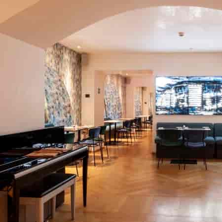 Vik Pellico Otto Restaurant Milan piano cocktails private dining