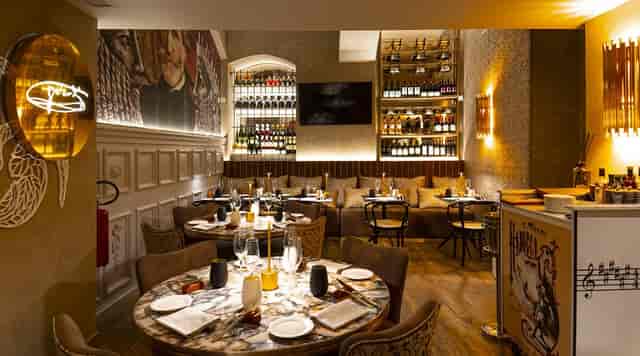 Elegant Nabucco dining room, intimate corporate event, tasting