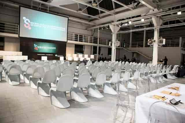 Daylight Superstudio Più conference event space stage screen