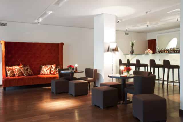 Lounge Bar