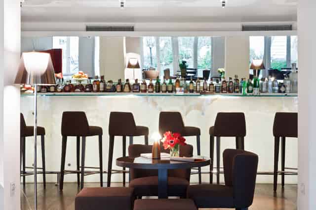 Lounge Bar