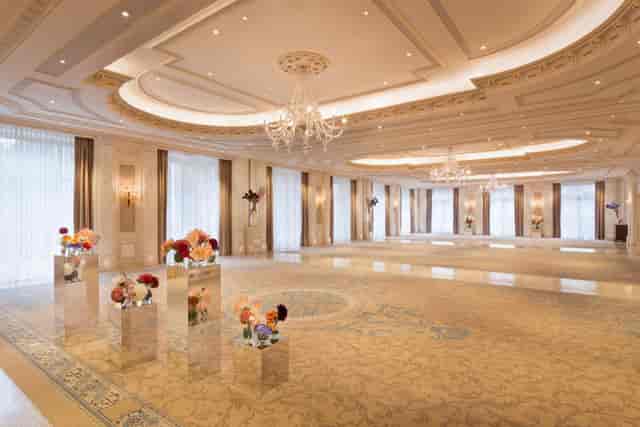 Elegant Sala della Lettura venue with chandeliers, perfect for weddings and corporate events.
