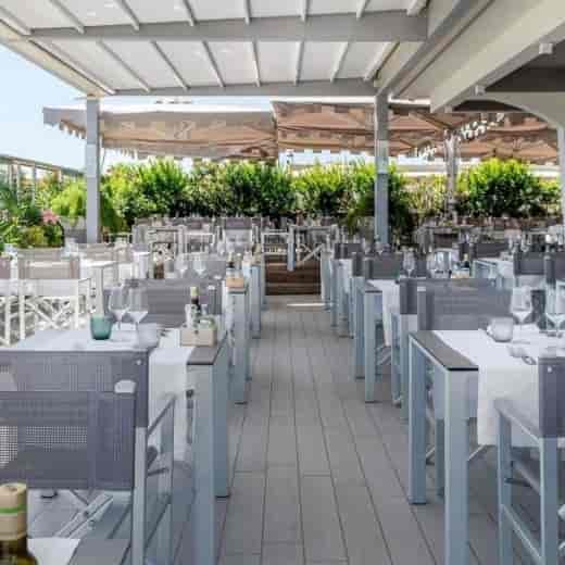 Milano Marittima outdoor event, elegant dining, cocktail reception