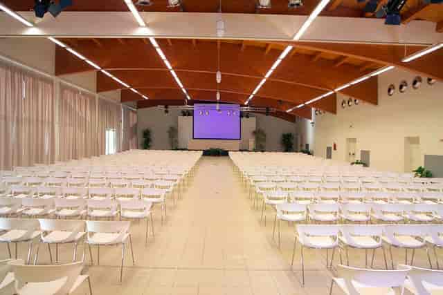 Milano Marittima Congress: Spacious ballroom, conference stage
