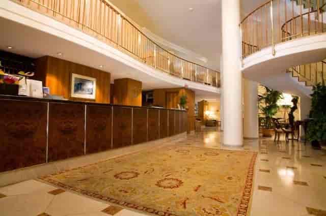 HOTEL CAVOUR MILANO 4* (Italia) - da ...