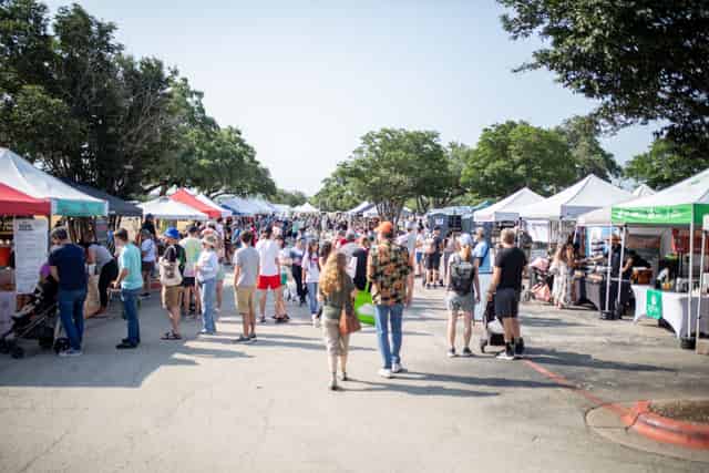 Farmers' market