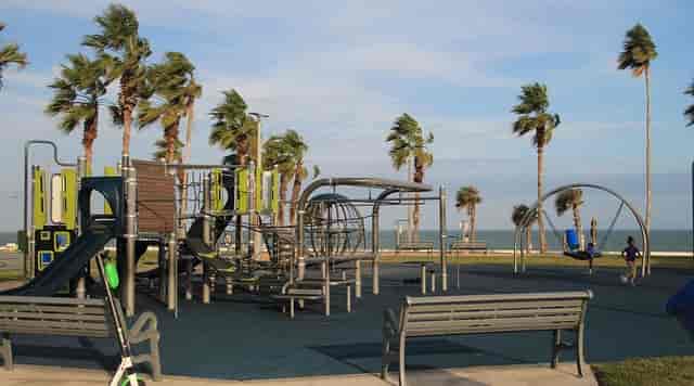 Texas Aquarium boardwalk event | family fun