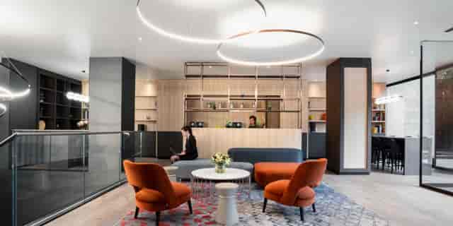 Crowne Plaza Geneva modern lounge, event networking space