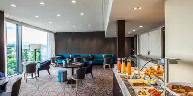 Geneva Crowne Plaza event space, buffet, networking