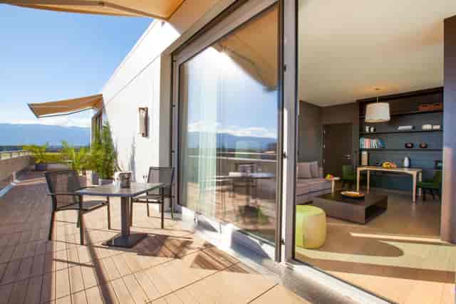 Crowne Plaza Geneva VIP lounge event, terrace.