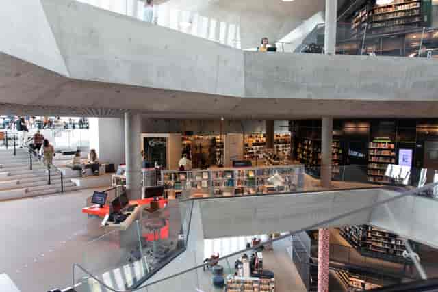 Trosterud Deichman Bjørvika modern venue tiered seating event