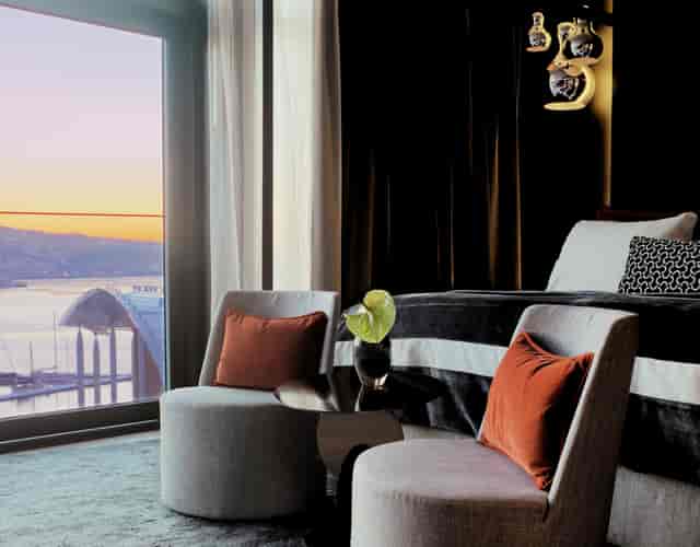 Stylish meeting space in Pipervika, THE THIEF with stunning view and elegant decor.