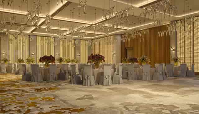 Almasi Ballroom wedding gala, elegant chandeliers