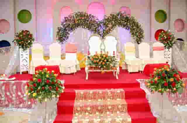 Hall Red