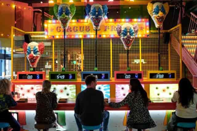 Urban Pub Games, Team Building, Experiential Event