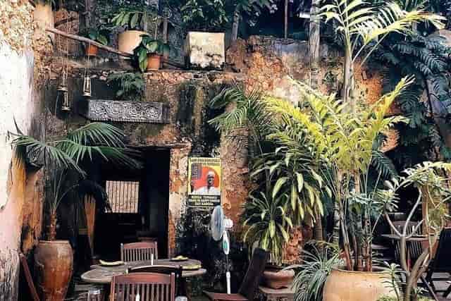Zanzibar rustic courtyard cocktail reception event