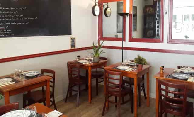Le Bistrot small rustic restaurant private dining wine bar