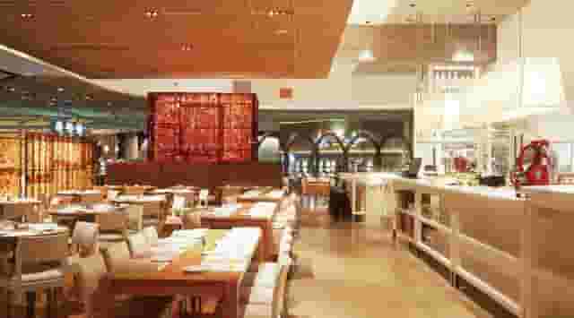 WOLFGANG PUCK BAR & GRILL