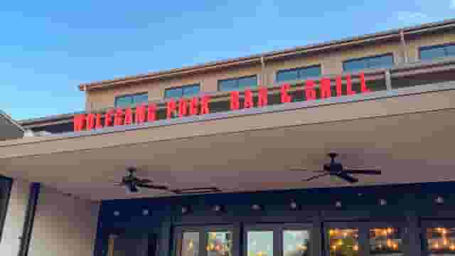 WOLFGANG PUCK BAR & GRILL