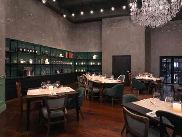 DB Brasserie private dining room, intimate bar