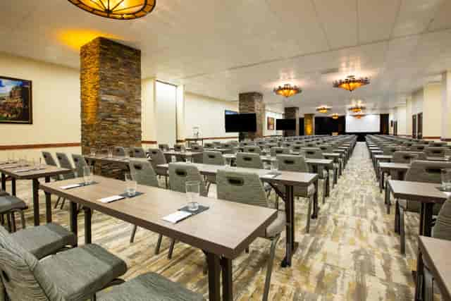 Westgate conference banquet room, AV, natural light, corporate event