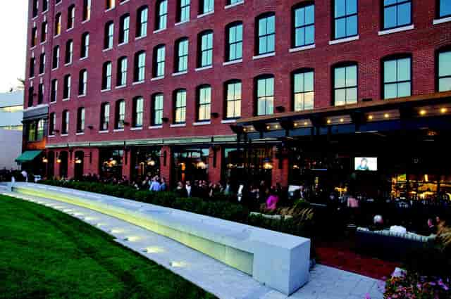 Smith & Wollensky waterfront patio event, brick, lawn