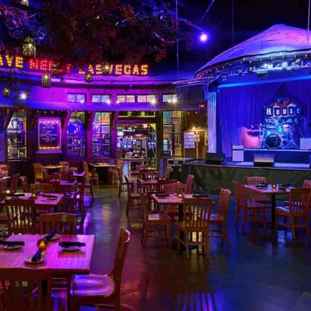 Vegas House of Blues Courtyard: Neon sign, live music venue