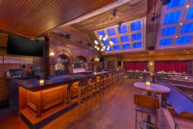 Vegas B-Side House of Blues bar networking event