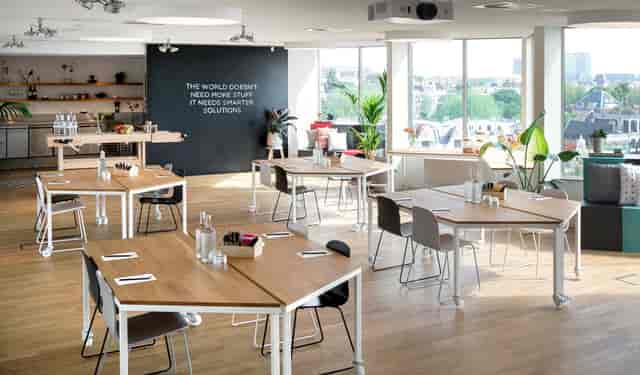 Modern meeting room in Zoku Amsterdam, perfect for workshops and brainstorming sessions.
